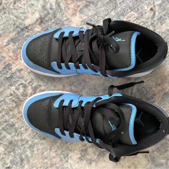 2021 Air Jordan 1 Low 'University Blue Black' - Picture 2 of 6
